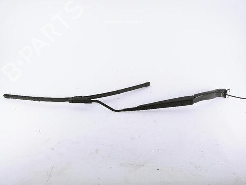 front-windshield-wiper-arm-renault-megane-iv-hatchback-b9amn_-2015-31989389 main image