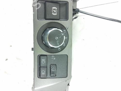 Used Headlight switch Headlight switch BMW 7 (E65, E66, E67) 745 d (300 hp) 18372233 18372233