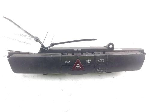 Used Warning switch Warning switch MERCEDES-BENZ SPRINTER 3,5-t Van (B906) 310 CDI (906.631, 906.633, 906.635, 906.637) (95 hp) 39579084 39579084