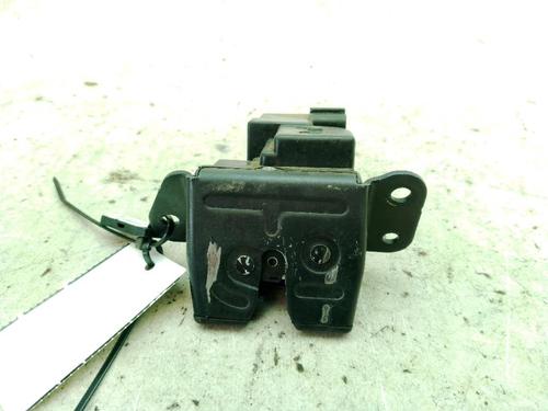 Used Tailgate lock KIA CEE'D SW (ED) 1.6 CRDi 90 (90 hp) 26173914