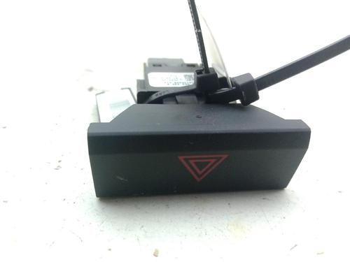 Used Warning switch Warning switch SEAT ATECA (KH7, KHP) 2.0 TDI (115 hp) 39578580 39578580