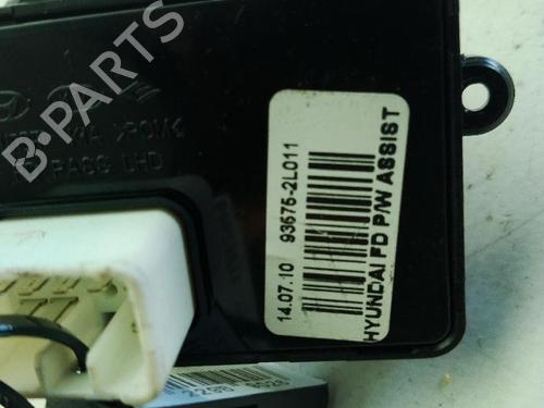Right front window switch HYUNDAI i30 (FD) 1.6 CRDi | BP29821833I26