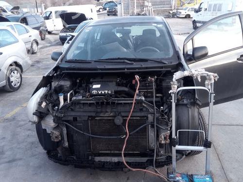 Front left window mechanism TOYOTA YARIS (_P9_) 1.3 VVT-i (SCP90_, SCP90R) | BP32227561C22