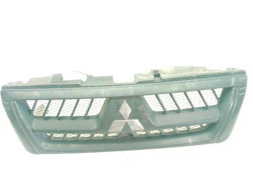 Grill MITSUBISHI PAJERO III Canvas Top (V6_W, V7_W) 3.2 DI-D (V68W, V78W) (160 hp) 28350955