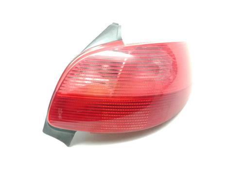 Used Right taillight PEUGEOT 206 Hatchback (2A/C) 1.4 i (75 hp) 31081120
