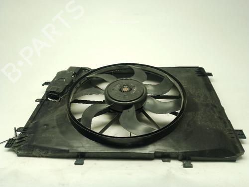 Used Radiator fan Radiator fan MERCEDES-BENZ GLA-CLASS (X156) GLA 180 (156.942) (122 hp) 40121849 40121849