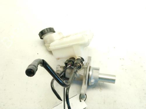 Used Brake master cylinder Brake master cylinder FORD PUMA (J2K, CF7) 1.0 EcoBoost (125 hp) 27173597 27173597