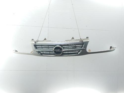 Grill OPEL FRONTERA B (U99) 2.2 DTI (6B_ZC, 6B_VF, 6B_66, 6B_76) (116 hp) 27733620