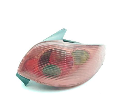Used Right taillight PEUGEOT 206 Hatchback (2A/C) 1.4 i (75 hp) 31012392