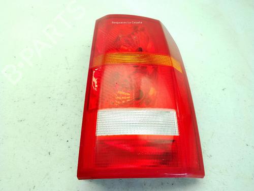 Høyre baklys LAND ROVER DISCOVERY III (L319) 2.7 TD 4x4 (190 hp) 29765447