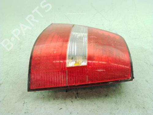 Right taillight KIA SORENTO I (JC) 2.5 CRDi | BP27555798C35 
