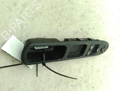 Used Left front window switch Left front window switch PEUGEOT 207 (WA_, WC_) 1.4 (73 hp) 36430405 36430405