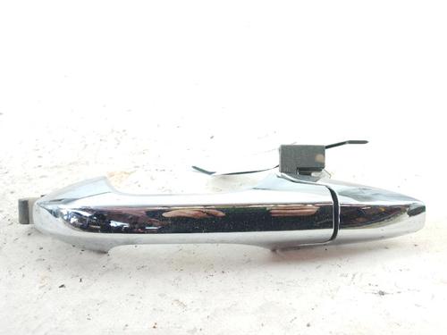 Used Rear left exterior door handle HONDA CR-V III (RE_) 2.2 i-CTDi 4WD (RE6) (140 hp) 25612865