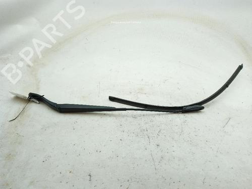 front-windshield-wiper-arm-opel-vivaro-c-van-k0-2019-24607599 main image