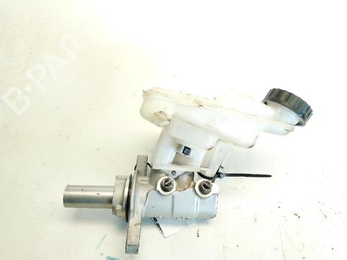 Used Brake master cylinder PEUGEOT 3008 II SUV (MC_, MR_, MJ_, M4_) 1.5 BlueHDi 130 (131 hp) 27450245