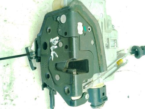 front-left-lock-vw-passat-b6-3c2-2005-2006-2007-2008-2009-2010-2011-25152176 main image