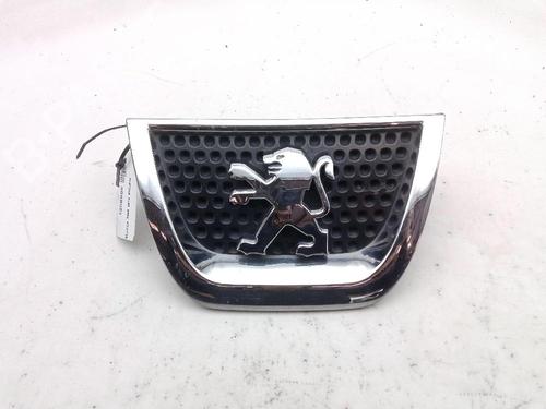 Used Grille PEUGEOT 3008 I MPV (0U_) 1.6 HDi (109 hp) 19733826