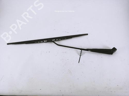 Used Front windshield wiper arm NISSAN PICK UP (D22) 2.5 dCi 4WD (133 hp) 31988733