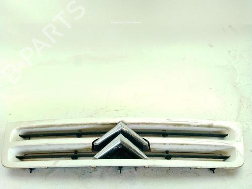 Used Grille Grille 38106372 38106372