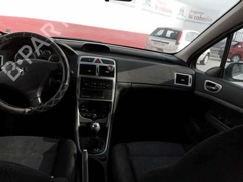 Left mirror PEUGEOT 307 SW (3H) 1.6 HDI 110 | BP18370607C26 