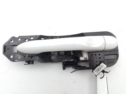 rear-left-exterior-door-handle-renault-megane-iii-hatchback-bz01_-b3_-2008-39579956 main image