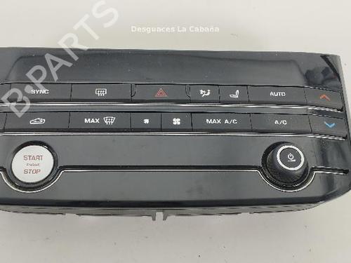 AC Styreenhet / Manøvreringsenhet JAGUAR XE (X760) 2.0 D AWD (180 hp) 31989490