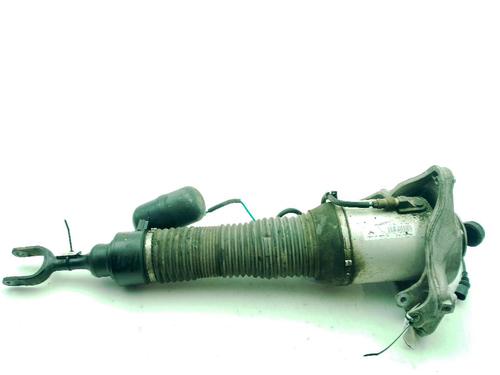 Used Right front shock absorber Right front shock absorber VW PHAETON (3D1, 3D2, 3D3, 3D4, 3D6, 3D7, 3D8, 3D9) 3.0 V6 TDI 4motion (233 hp) 31799345 31799345