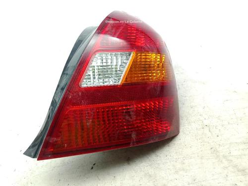Høyre baklys HYUNDAI ELANTRA III Saloon (XD) 1.6 (107 hp) 30747205