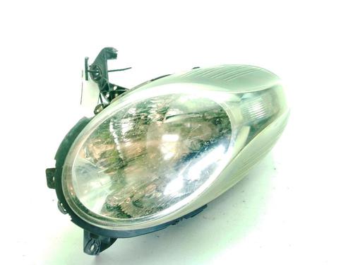 Used Right headlight NISSAN MICRA III (K12) 1.4 16V (88 hp) 30872006