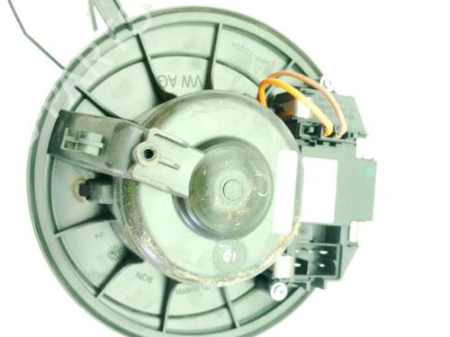 Heater blower motor VW GOLF VI (5K1) 2.0 TDI | BP29203913M62 