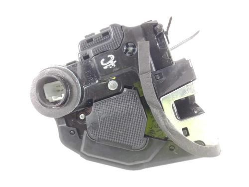 Rear left lock TOYOTA AVENSIS Estate (_T27_) 2.0 D-4D (WWT271_) | BP18373838C100 