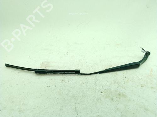 Used Front windshield wiper arm AUDI A3 Sportback (8VA, 8VF) 1.4 TFSI e-tron (150 hp) 26881438