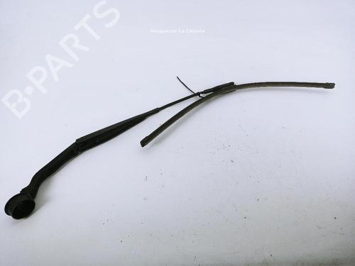 Used Front windshield wiper arm FORD KUGA II (DM2) 2.0 TDCi (120 hp) 31990310
