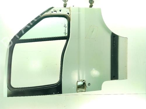 Used Right front door RENAULT MASTER II Van (FD) 2.5 dCi (FD01, FD02, FD21, FD22, FD31, FD32, FD3Y, FD71,... (120 hp) 30455557