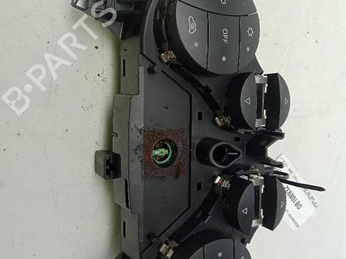 AC Styreenhet / Manøvreringsenhet AC Styreenhet / Manøvreringsenhet FIAT 500 (312_) 1.4 (312AXC1B, 312CXC1B) (100 hp) 33811356 33811356