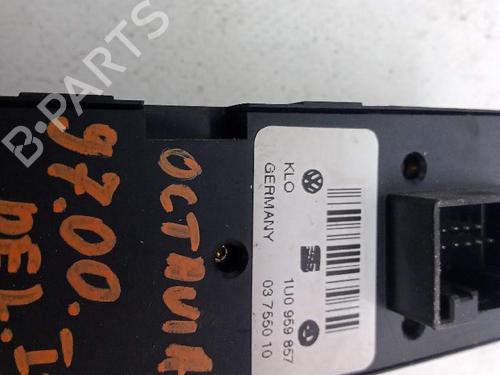 Left front window switch SEAT LEON (1M1)  | BP26233071I27 
