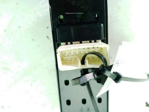 Left front window switch HYUNDAI TUCSON (JM) 2.0 CRDi | BP28973158I27