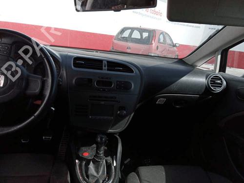 Left front steering knuckle SEAT LEON (1P1) 2.0 TDI 16V | BP18358695M25 