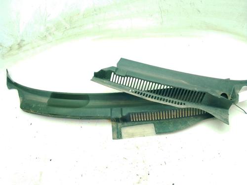 Scuttle Panel VW GOLF IV (1J1) 1.6 (100 hp) 25734702