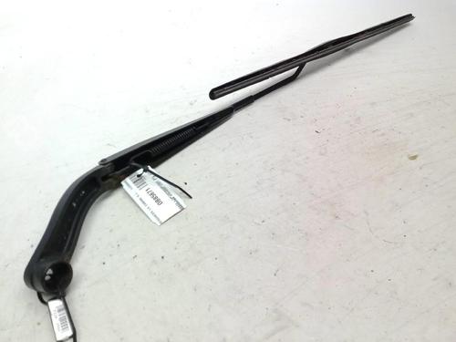 Used Front windshield wiper arm SSANGYONG KORANDO (CK) 2.0 e-XDi 4WD (175 hp) 30771552