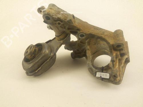 Used Engine mount MERCEDES-BENZ CLA (C118) CLA 180 (118.384) (136 hp) 24046264