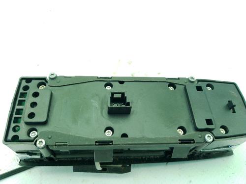 Left front window switch INFINITI Q30 1.5 D | BP31352257I27