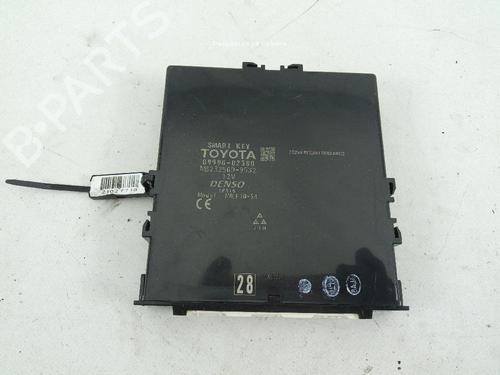 Used Electronic module TOYOTA AURIS (_E18_) 1.8 Hybrid (ZWE186_, ZWE186R) (136 hp) 18367205