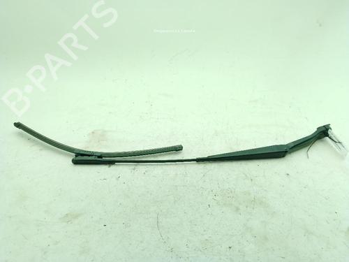 front-windshield-wiper-arm-land-rover-freelander-2-l359-2006-2007-2008-2009-2010-2011-2012-2013-2014-2015-26920966 main image