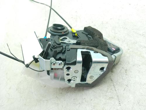 rear-right-lock-toyota-c-hr-_x1_-2016-23998670 main image