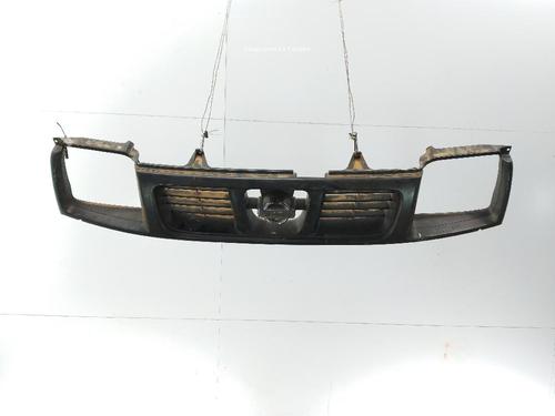 grille-nissan-pick-up-d22-1997-25889336 main image