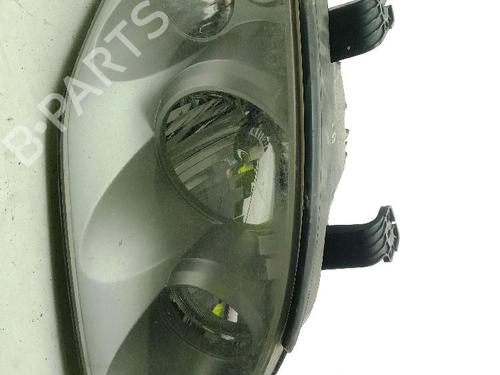Used Right headlight SSANGYONG RODIUS I 2.7 Xdi (165 hp) 32132389