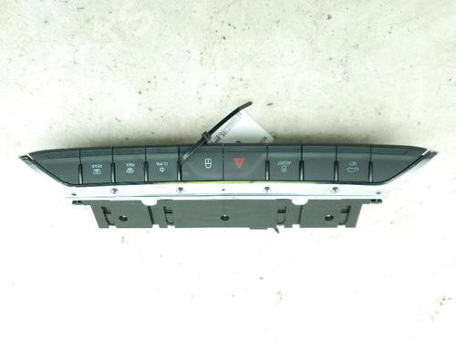 Used Warning switch SKODA OCTAVIA IV Combi (NX5, PV5) 1.0 TSI (110 hp) 24050253