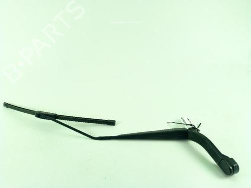 Used Front windshield wiper arm LAND ROVER DISCOVERY SPORT (L550) 2.0 D (150 hp) 29821717