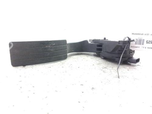 Pedal RENAULT CLIO IV (BH_) 1.5 dCi 90 (90 hp) 24046702